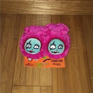NWT Disney Tim Burton’s The Nightmare Before Christmas Sally Baby Booties